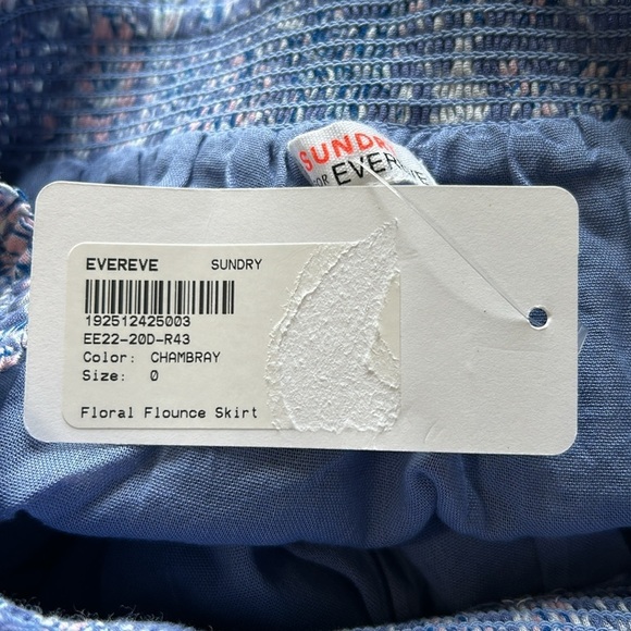 Evereve Sundry Floral Flounce Skirt Ruffle Chambray Blue Pink Sz 0 US XS NEW - Picture 7 of 7